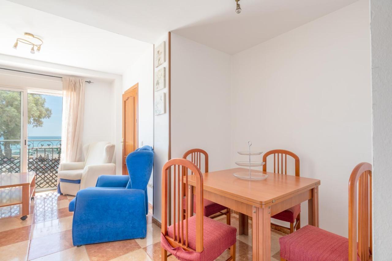 مالقة Renthas Pedregalejo Beach Apartments المظهر الخارجي الصورة