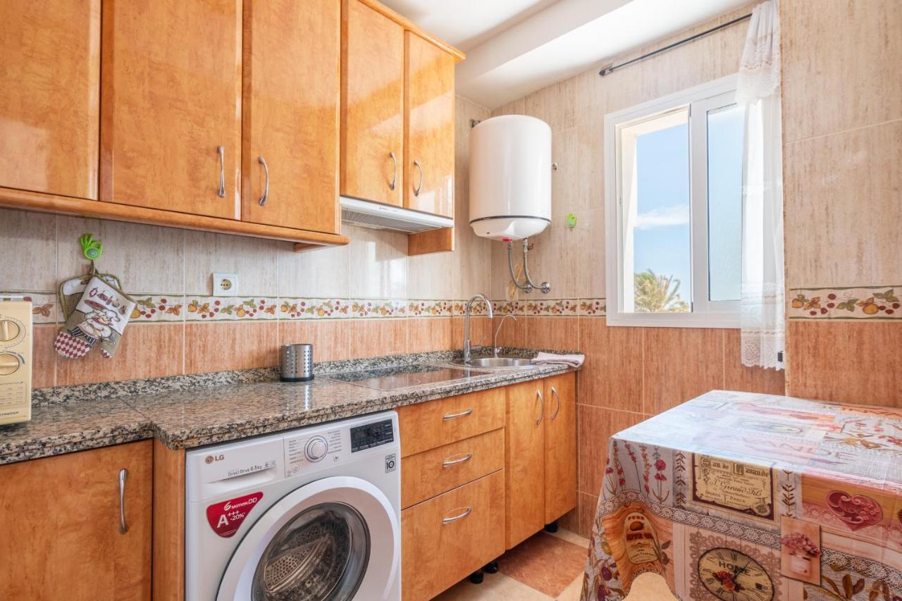 مالقة Renthas Pedregalejo Beach Apartments المظهر الخارجي الصورة