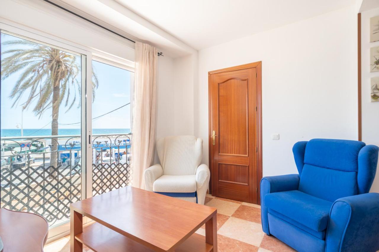 مالقة Renthas Pedregalejo Beach Apartments المظهر الخارجي الصورة