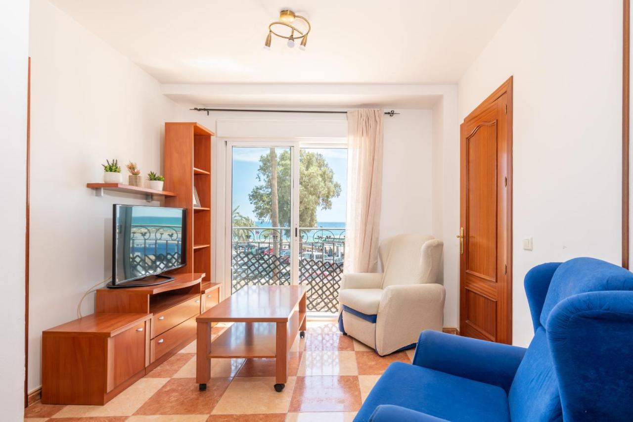 مالقة Renthas Pedregalejo Beach Apartments المظهر الخارجي الصورة