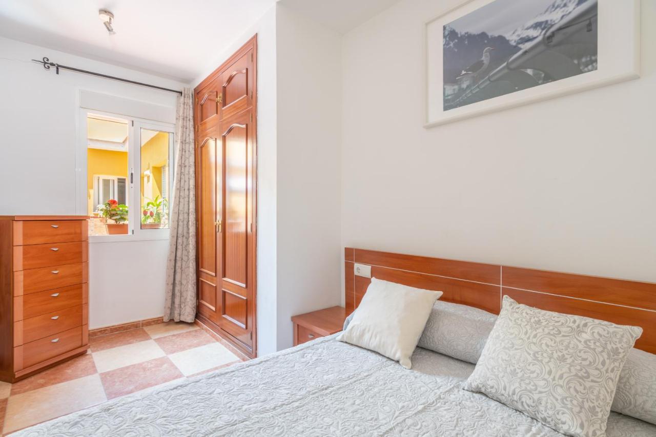 مالقة Renthas Pedregalejo Beach Apartments المظهر الخارجي الصورة