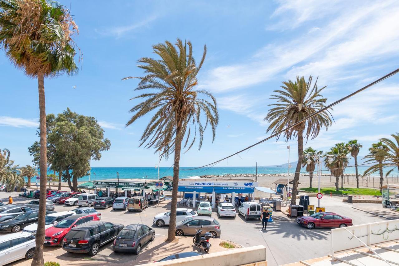 مالقة Renthas Pedregalejo Beach Apartments المظهر الخارجي الصورة